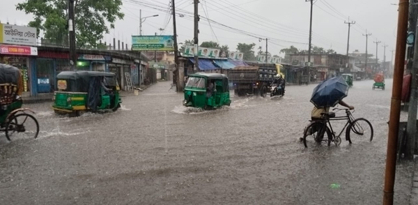 ভারী বর্ষণ ও উজানের ঢলে সিলেটের নিম্নাঞ্চল প্লাবিত, প্রস্তুত ৯৪টি আশ্রয়কেন্দ্র